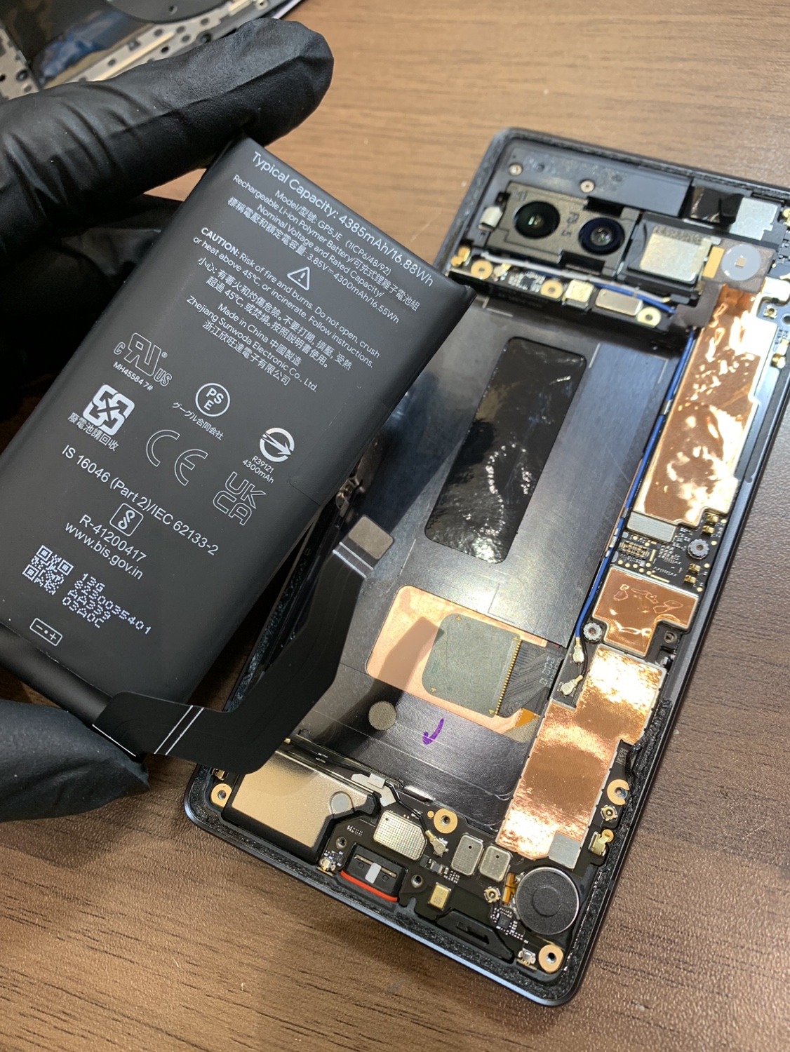 【バッテリー交換済】 Google Pixel 7a 本体 動作確認済み Google Pixel 7aのバッテリー交換料金と所要時間の紹介 - スマホ修理テック